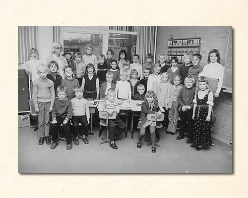 klas_met_klassikale_leesplank_op_de_achtergond_1960
