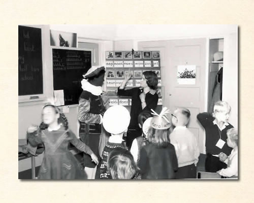 klas_met_klassikale_leesplank_1963_en_piet