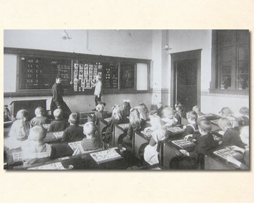 kinderen_op_tafel_klassikaleplank_voor_klas