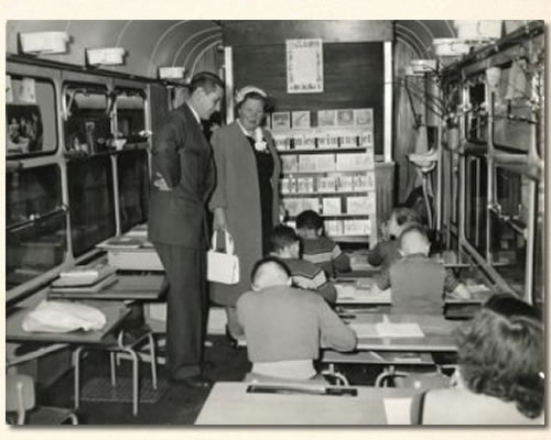 kinderen_op_tafel_klassikaleplank_voor_klas