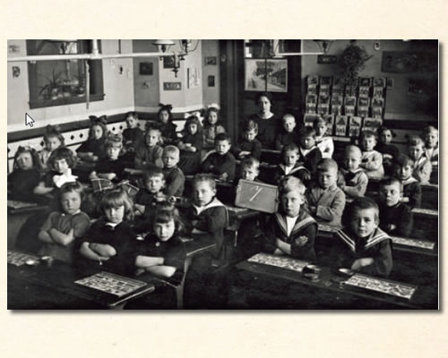klassenfoto_1920_met_klassikale_leesplank_Lutjebroek